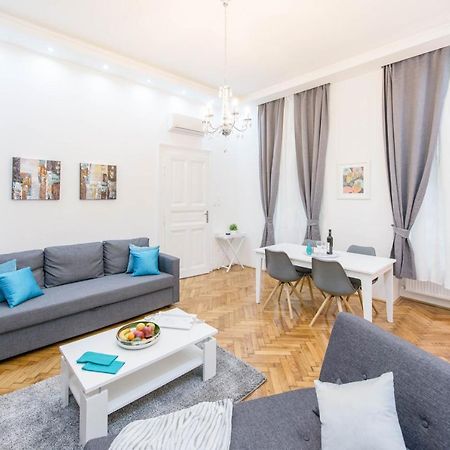 Dominik Apartment Boedapest Buitenkant foto